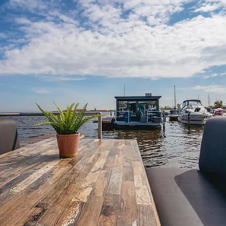 Houseboat Havenlodge For 4 Persons