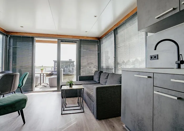 Houseboat Havenlodge For 4 Persons Chalet *