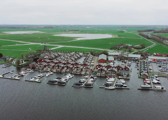 Houseboat Havenlodge For 4 Persons Chalet Uitgeest