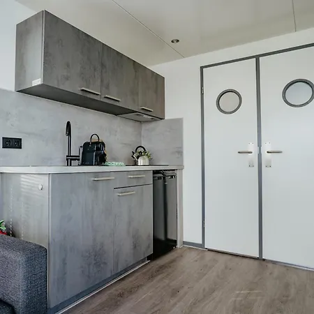 Houseboat Havenlodge For 4 Persons Uitgeest