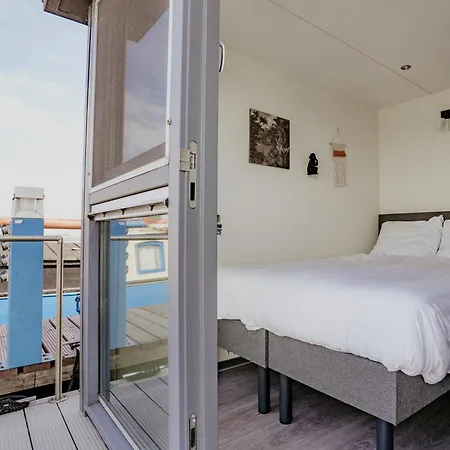 Houseboat Havenlodge For 4 Persons Chalet Uitgeest