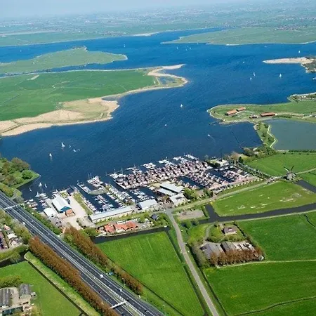 Houseboat Havenlodge For 4 Persons * Uitgeest