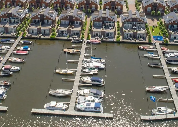 Houseboat Havenlodge For 4 Persons Uitgeest