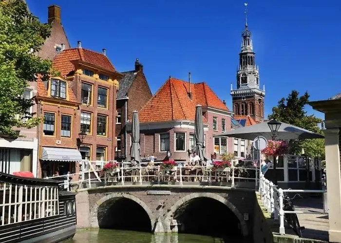 Houseboat Havenlodge For 4 Persons Uitgeest