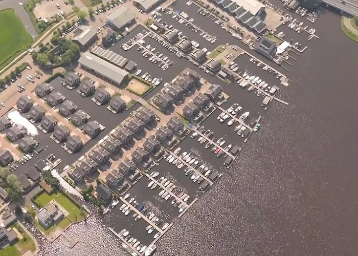 Houseboat Havenlodge For 4 Persons *